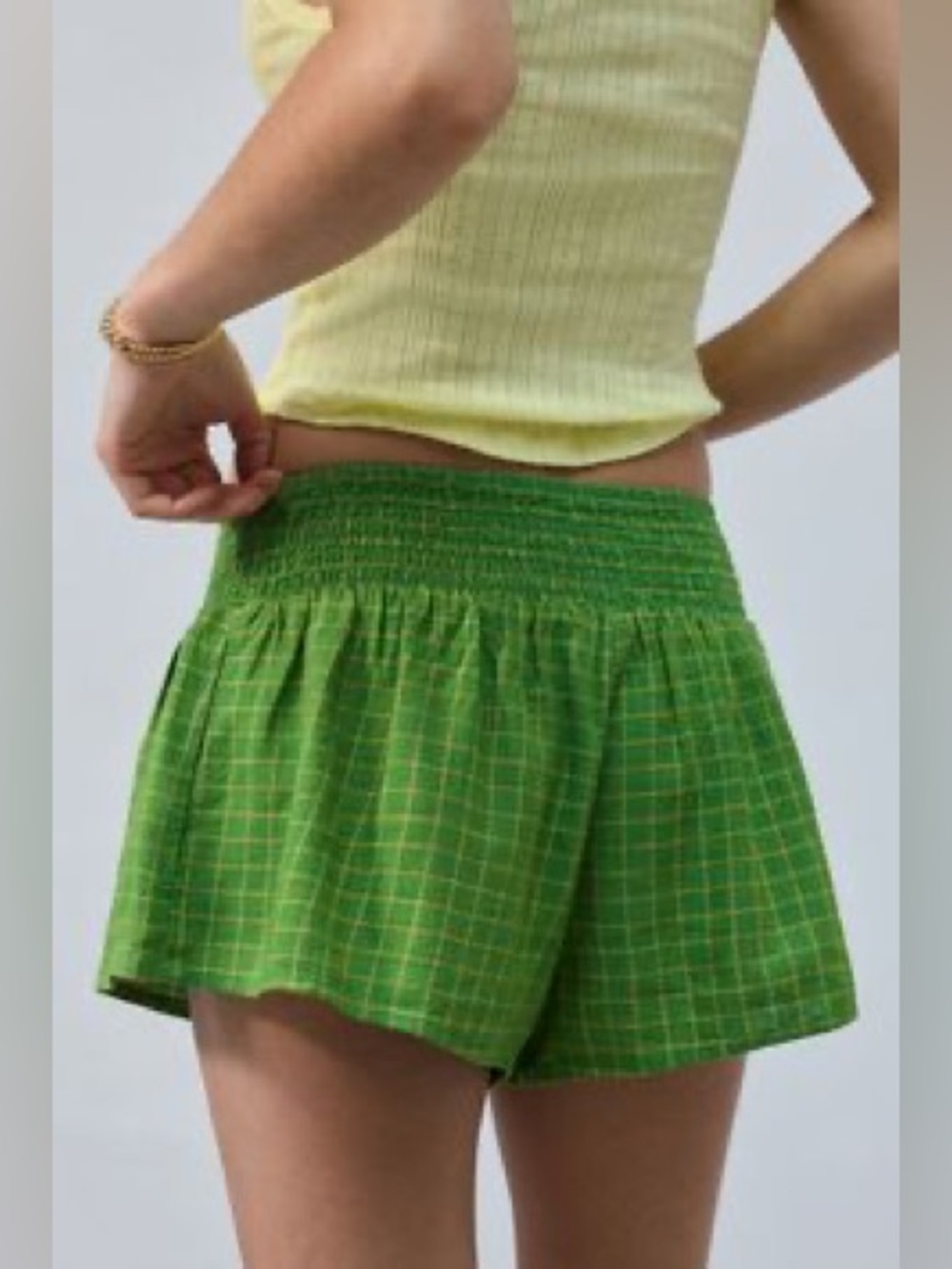 NWOT UO Kimchi Blue Caroline Smocked Waistband Linen-Blend Short